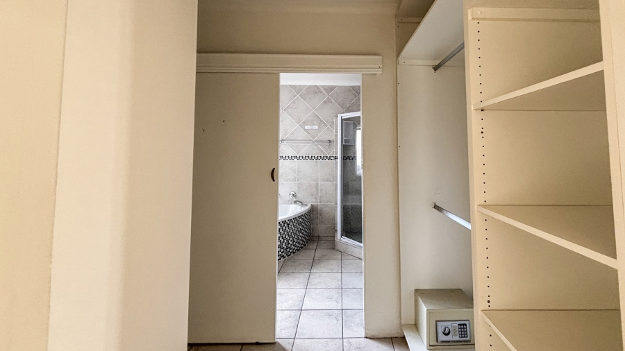 To Let 5 Bedroom Property for Rent in Myburgh Park Western Cape